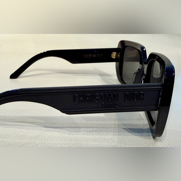 New Women’s CHRISTIAN DIOR Sunglasses - Picture 11 of 13